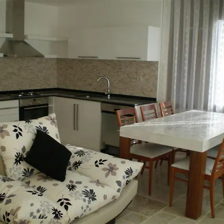 Сasa de vacaciones Belek 3 Bed Villa In Secure Gated Community *